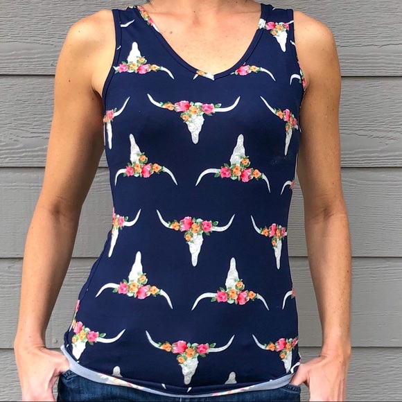 NWT Cowgirl Steer Skull Floral Print Tank Top - Picture 2 of 4